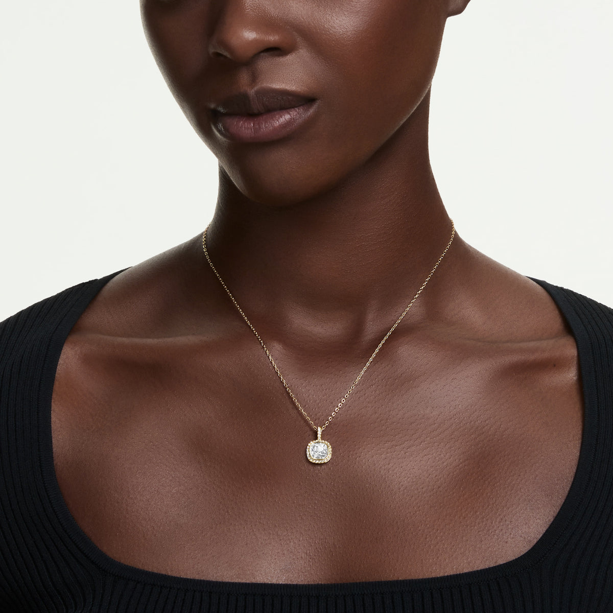 Una Angelic pendant